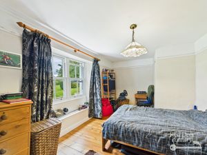 Bedroom- click for photo gallery